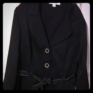 Skirt suit